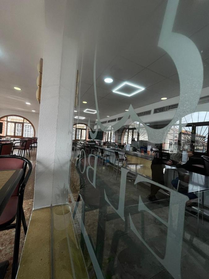 Hostal El Botero Монреал дел Кампо Екстериор снимка