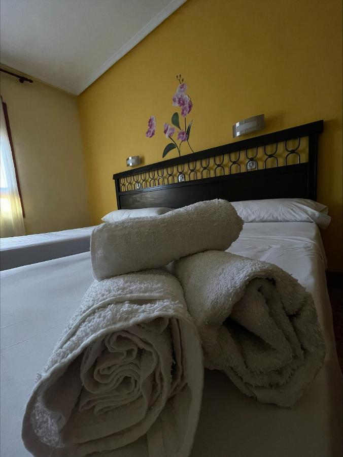 Hostal El Botero Монреал дел Кампо Екстериор снимка